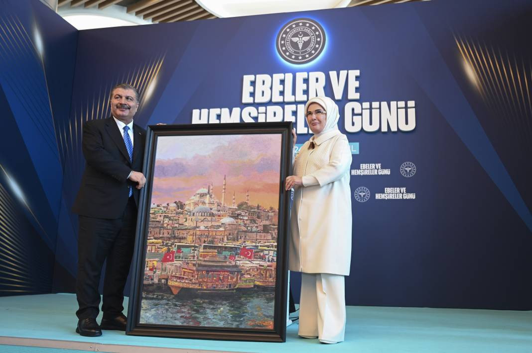Emine Erdoğan İstanbul’da hemşire ve ebelerle bir araya geldi - Resim: 5